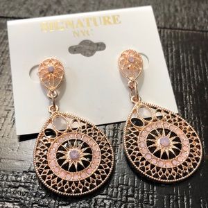 NWOT SIGNATURE NYC Rose Gold Tone Chandelier Earrings!